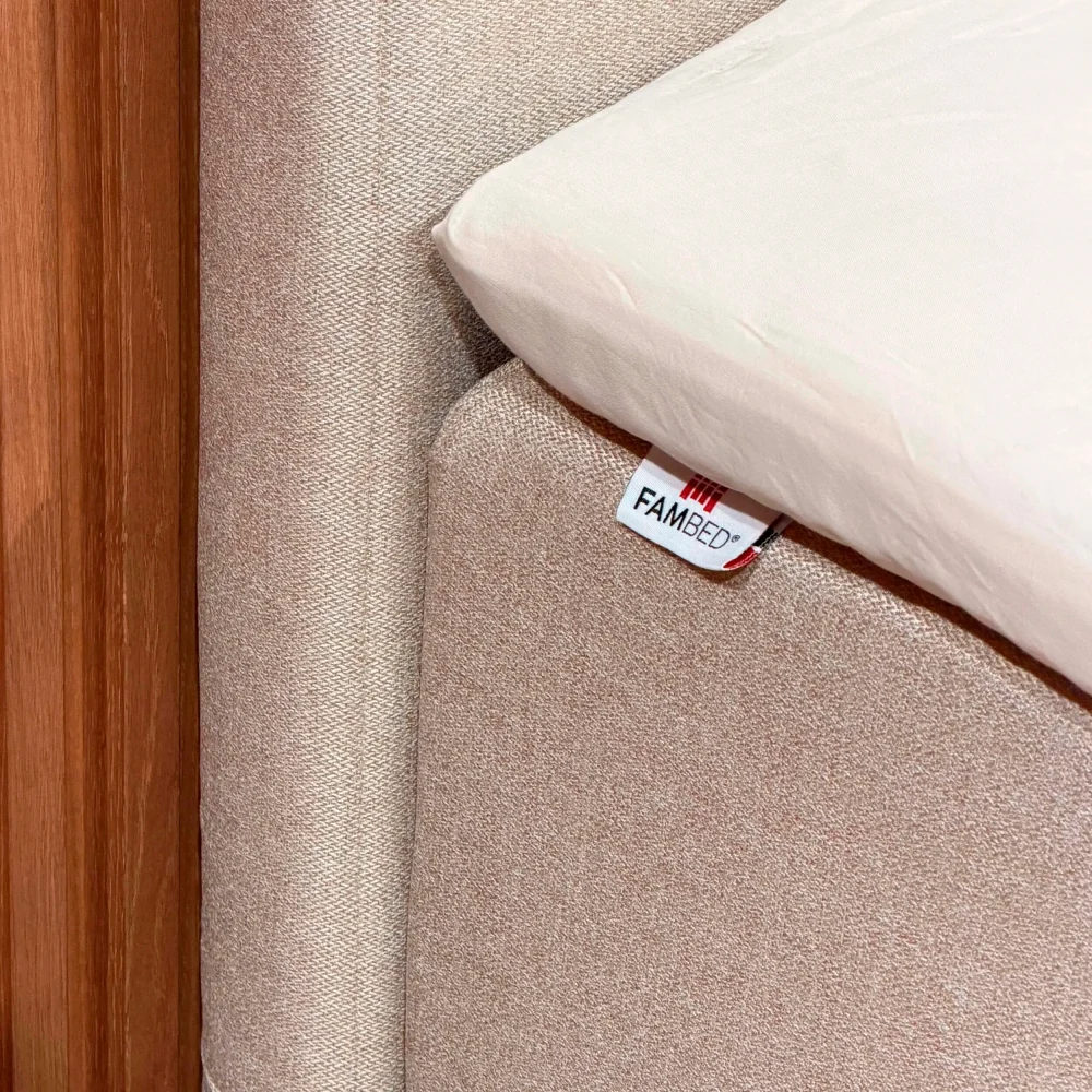 fambed_familieseng_cover_betraek_beige